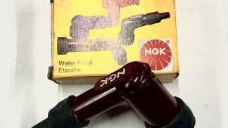 NGK LB05F Plug Cap - RED